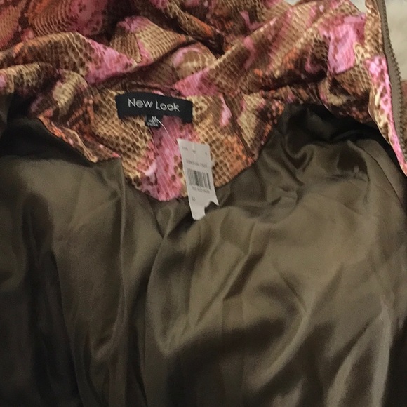 NWT New Look warm soft puffer jacket with hood full zipper snake print zipper M - Picture 11 of 14